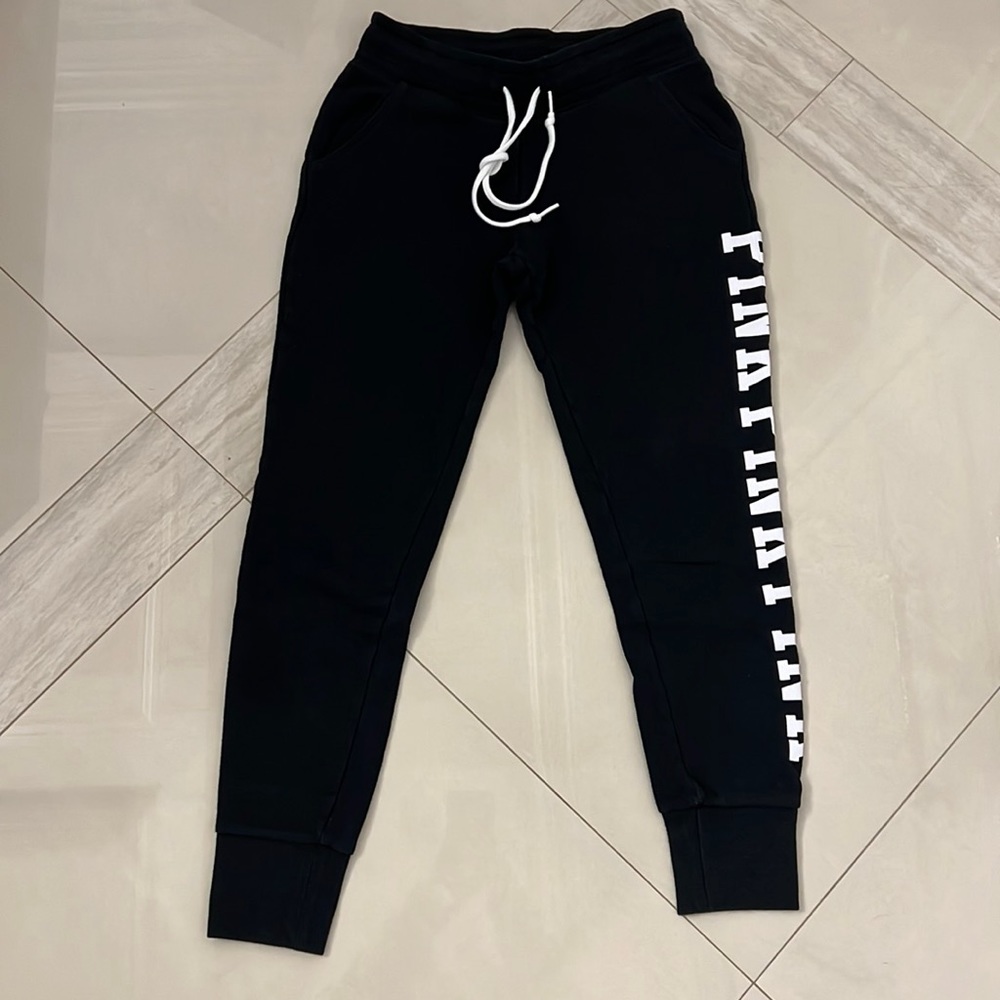 PINK VS SWEATPANTS